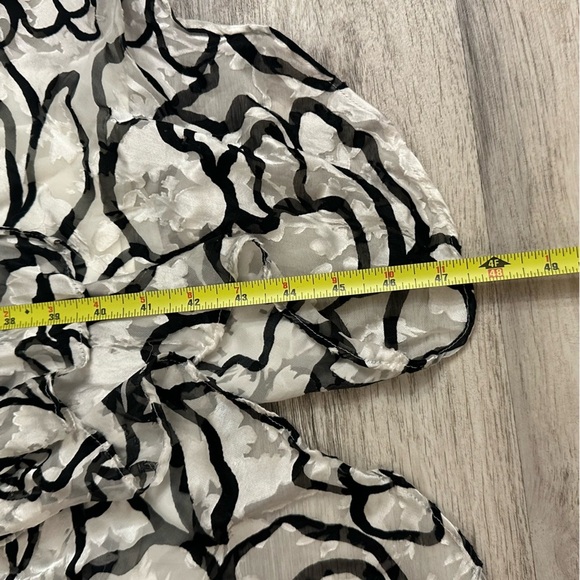 White House Black Market Black and White Satin Lined Surplice Floral MIDI Dress - Picture 4 of 10